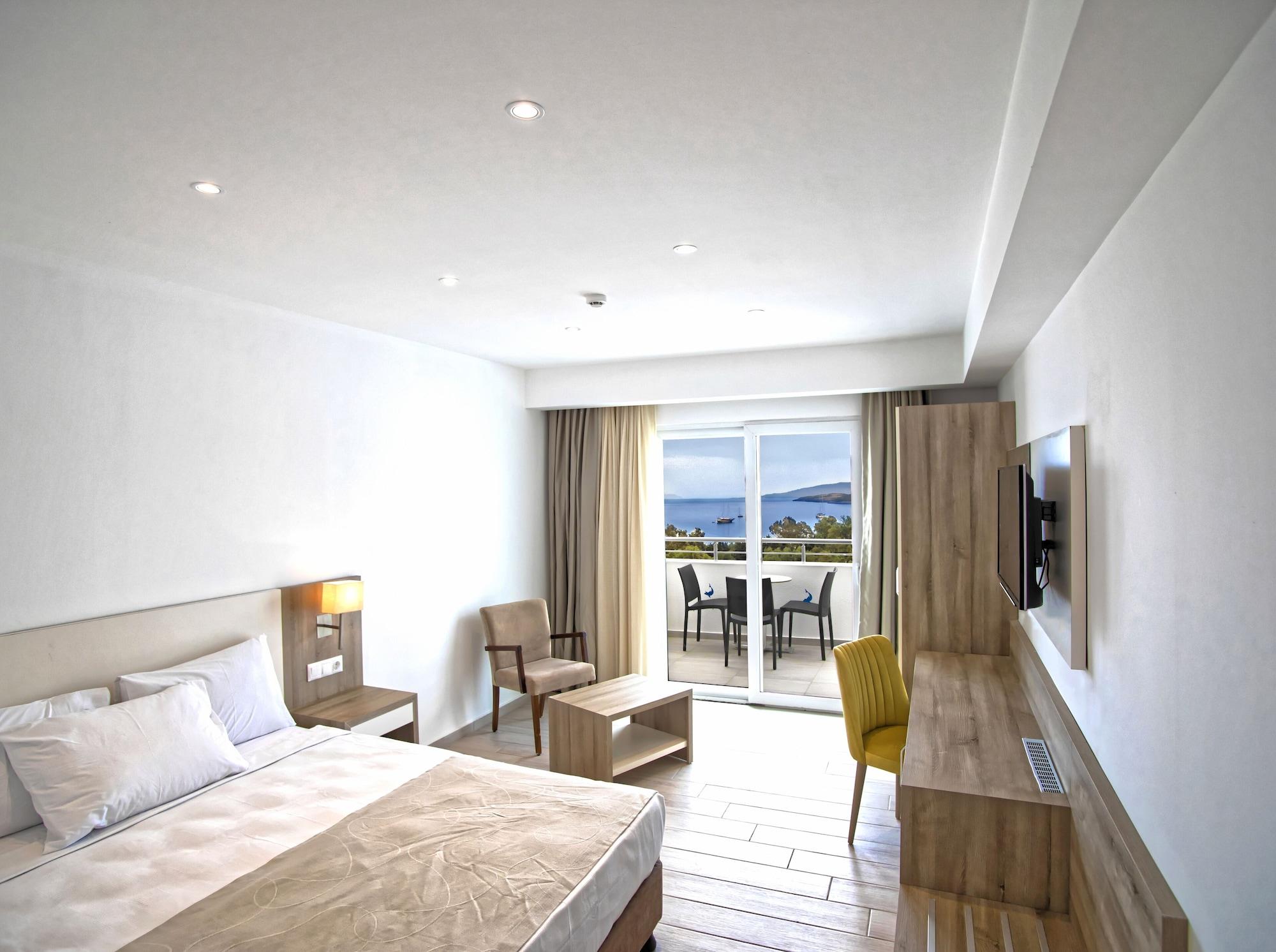 Club Shark Hotel 4*