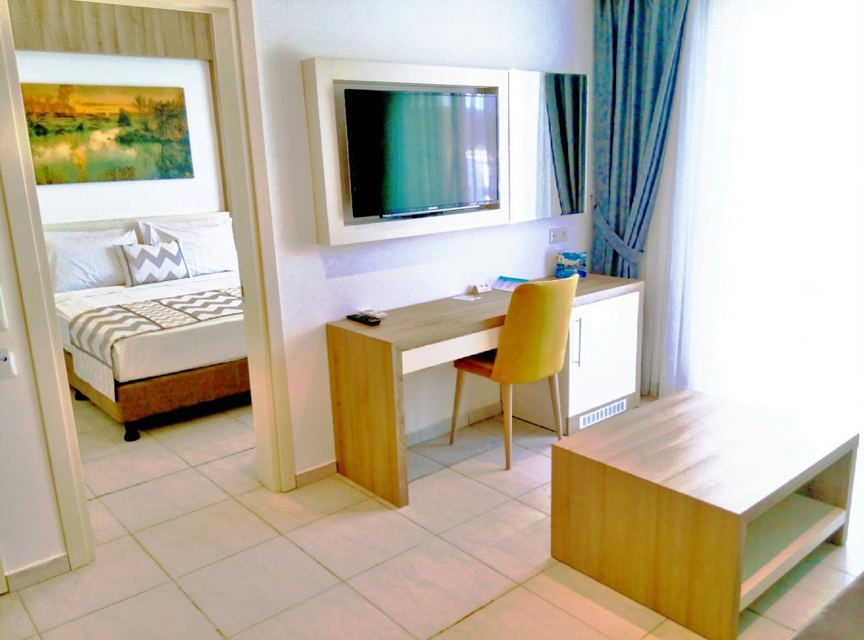 Club Shark Hotel 4*